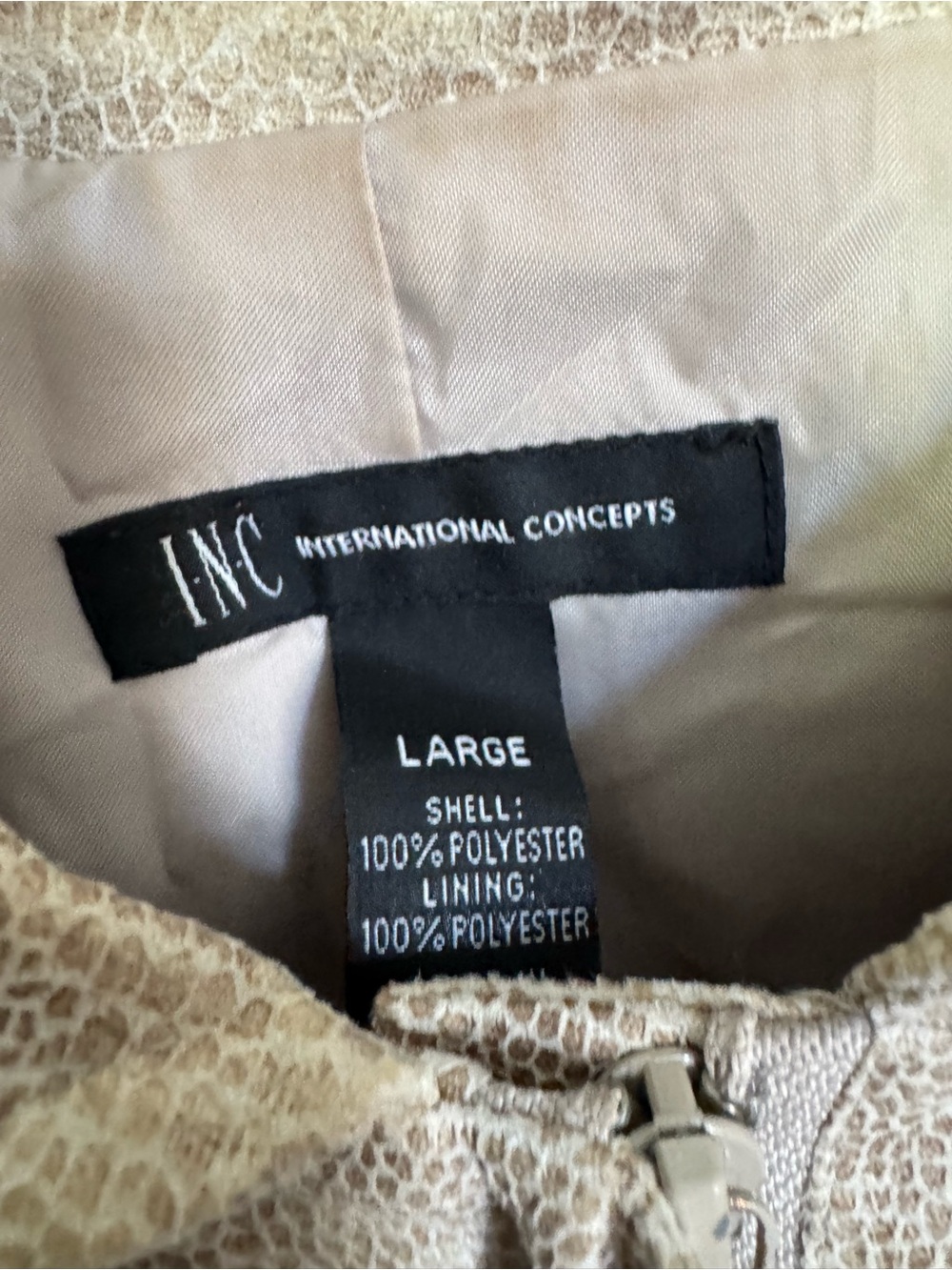 Women’s Ruffle Front Jacket - Picture 5 of 6